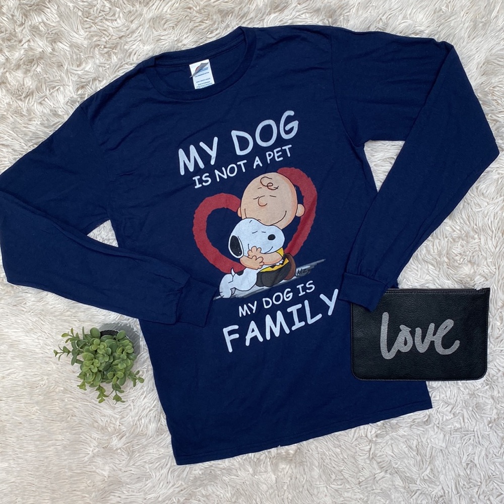 🎉HP🎉 Delta Graphic Peanuts “My Dog Is Family” LS Tee 💗 Navy